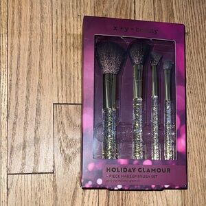 Holiday Glamour 4-Piece Makeup Brush Set - Purple